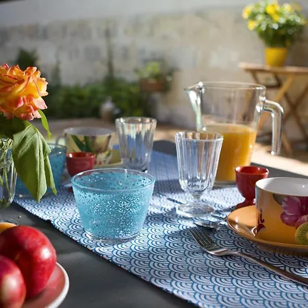 Couette-café Saint Genes - Chambres Et Table D'hotes *