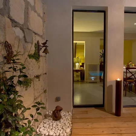 Saint Genes - Chambres Et Table D'hotes Couette-café *