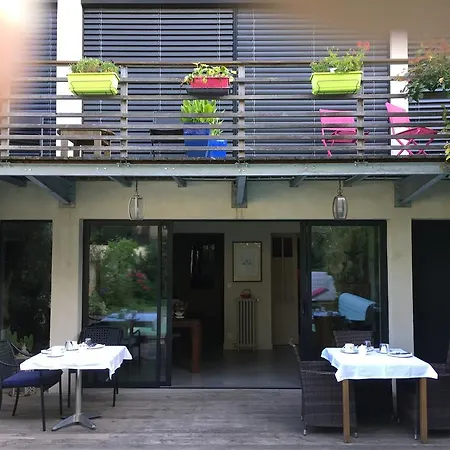 Saint Genes - Chambres Et Table D'hotes Couette-café