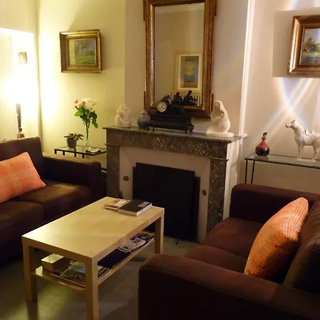 Saint Genes - Chambres Et Table D'hotes Couette-café