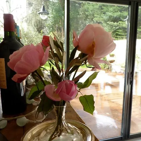 Saint Genes - Chambres Et Table D'hotes Bed and Breakfast