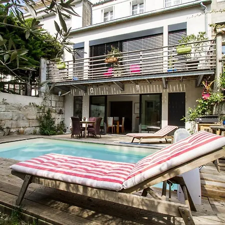 Bed and Breakfast Saint Genes - Chambres Et Table D'hotes